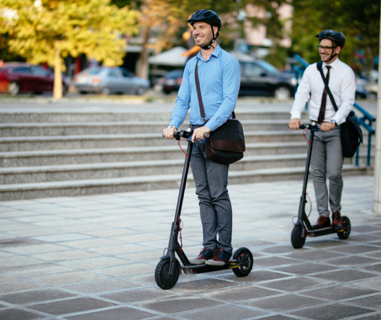 Hulajnogi, urządzenia wspomagające ruch, UTO – dla kogo elektromobilność?